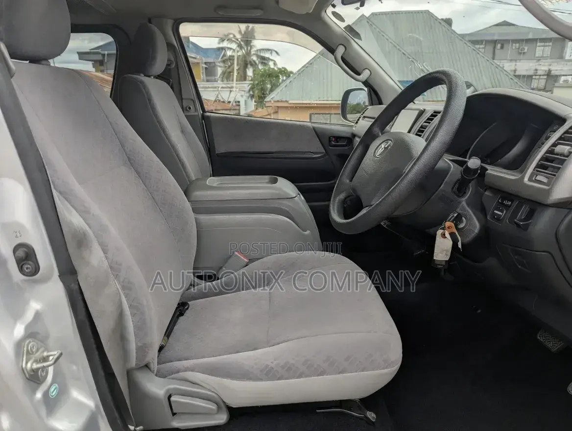 Toyota Quantum 2008 Silver