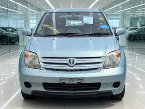 Toyota IST 2003
