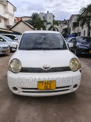 Toyota Sienta 2006 White