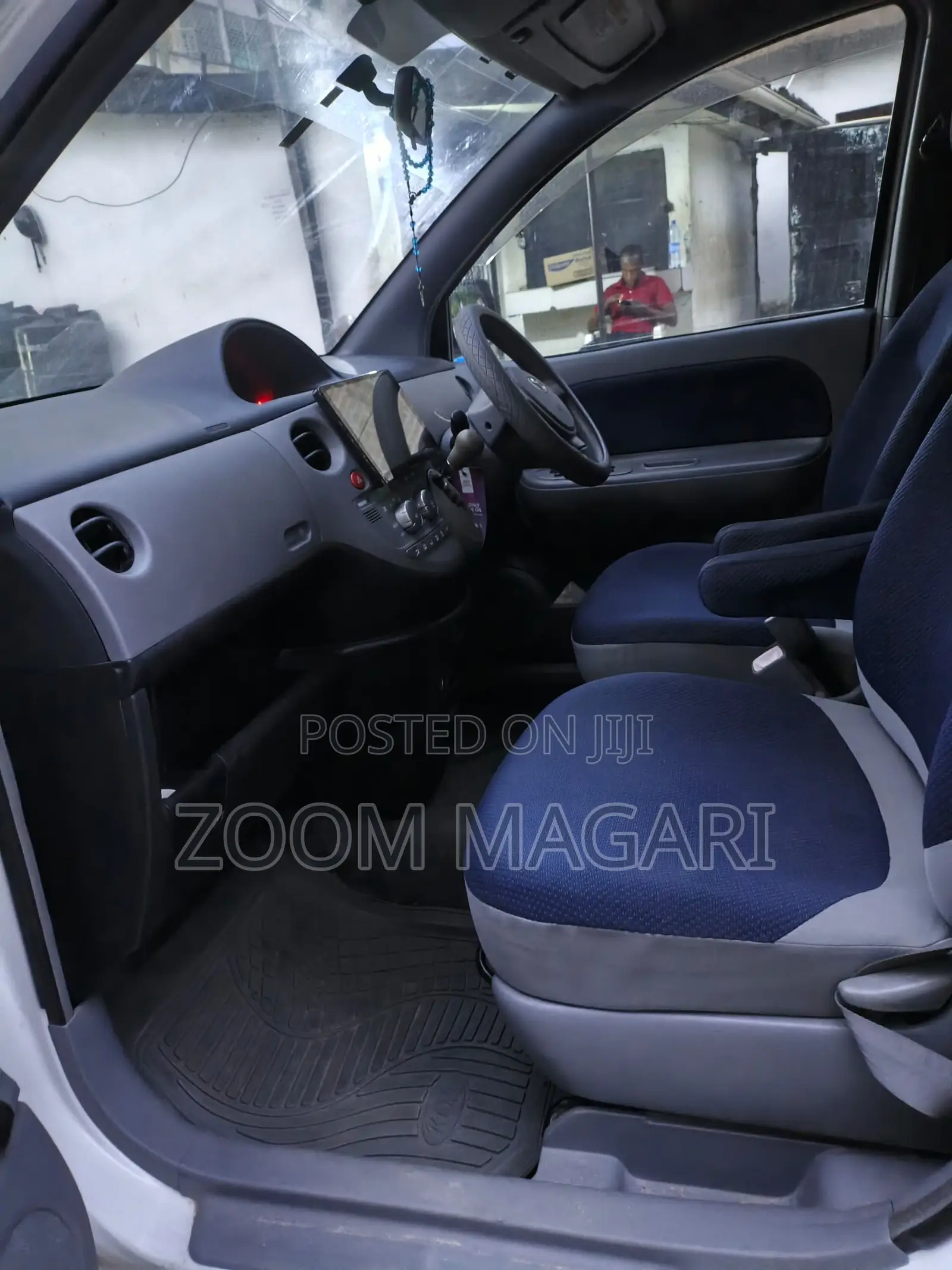 Toyota Sienta 2006 White