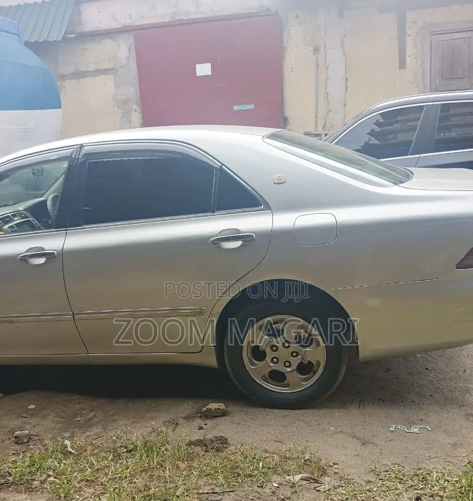 Toyota Crown 2003 Silver