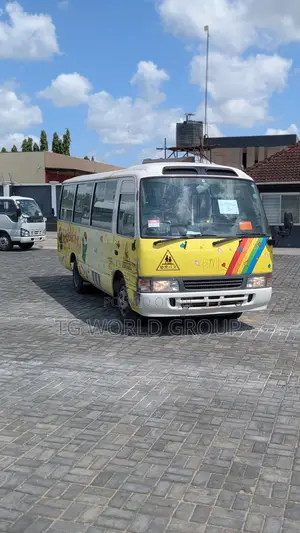 Toyota Coaster 2005 Yellow