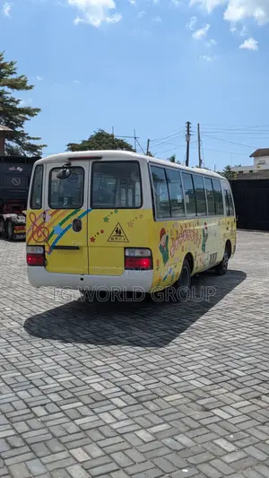 Toyota Coaster 2005 Yellow