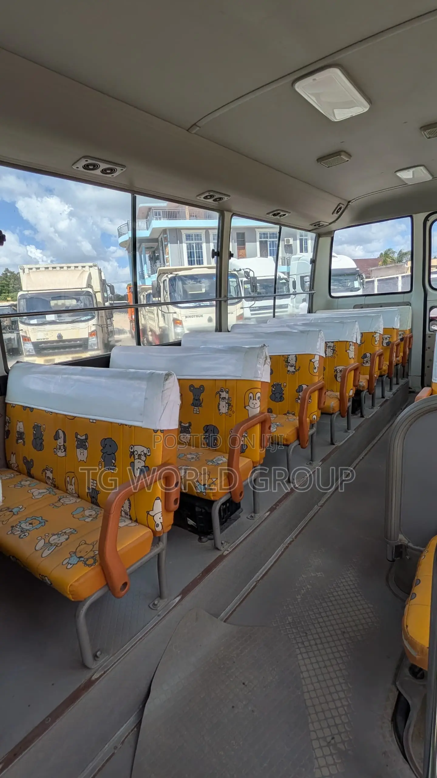 Toyota Coaster 2005 Yellow