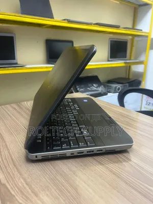 Laptop Dell Latitude 5530 8GB Intel Core i5 HDD 500GB
