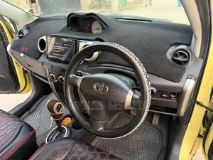 Toyota IST 2003 Yellow