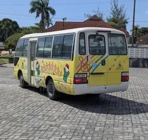 Toyota Coaster 2004 Yellow