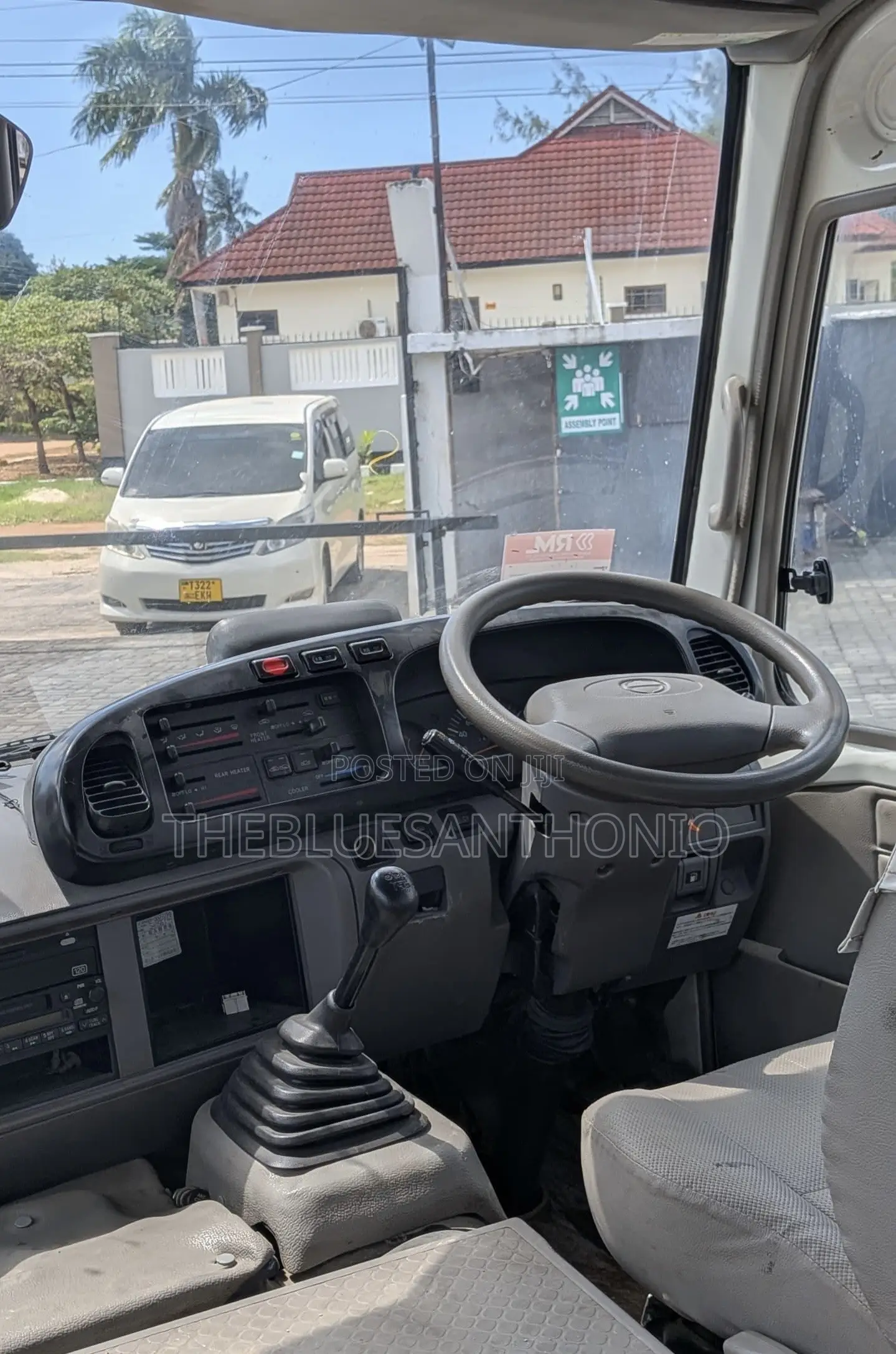 Toyota Coaster 2004 Yellow