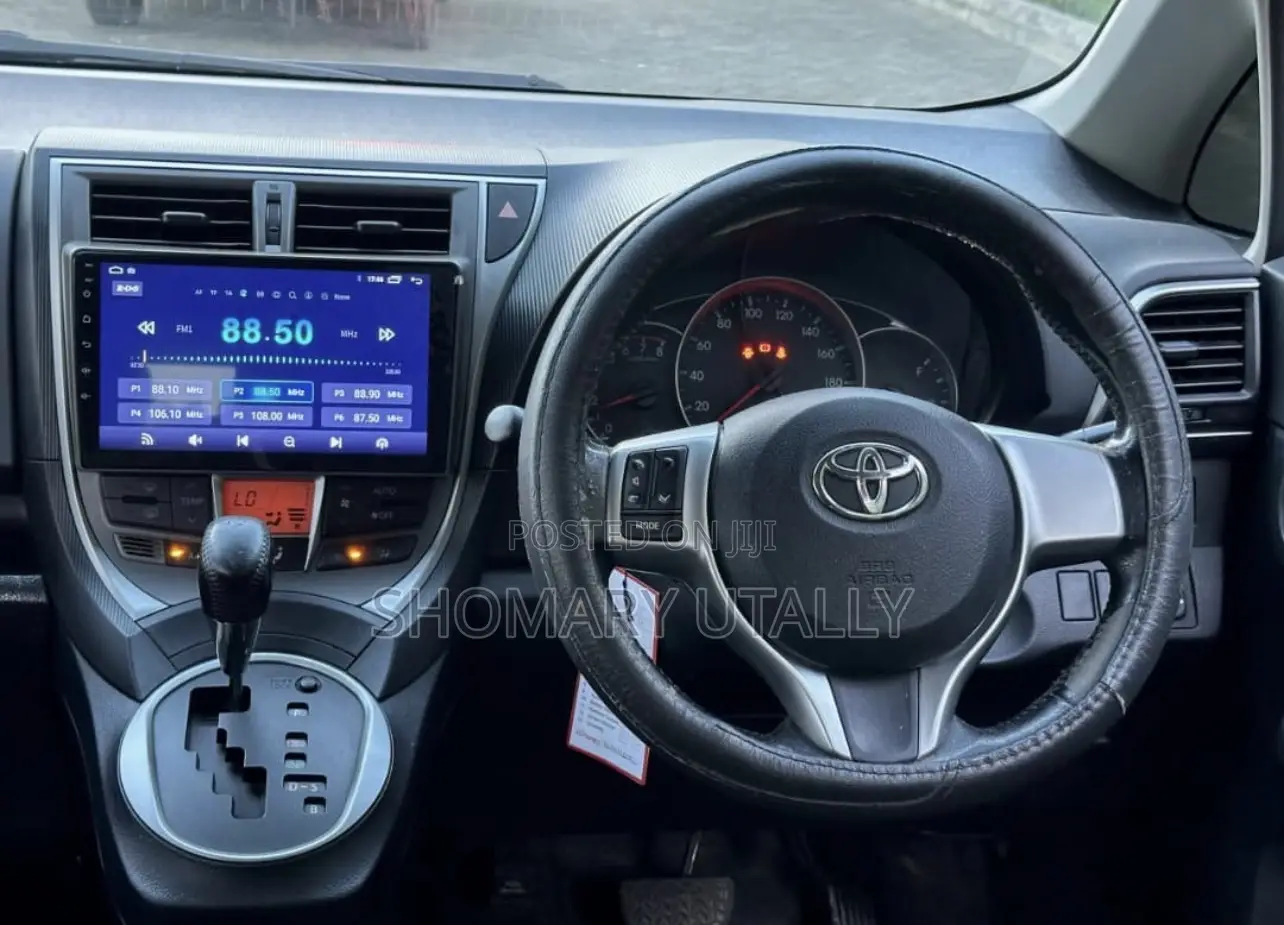 Toyota Ractis 2012 Black