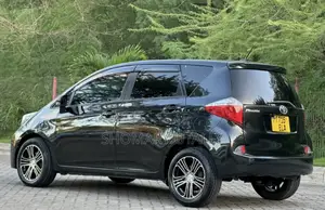Toyota Ractis 2012 Black