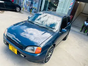 Toyota Starlet 2000 Blue