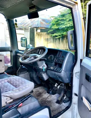 Nissan Civilian 2002 Yellow