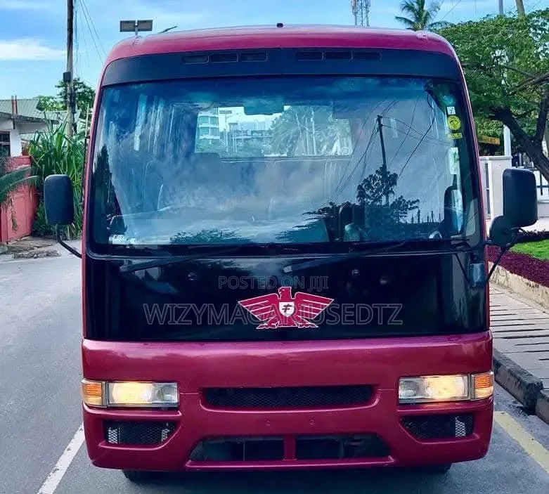 Nissan Civilian 2002 Red