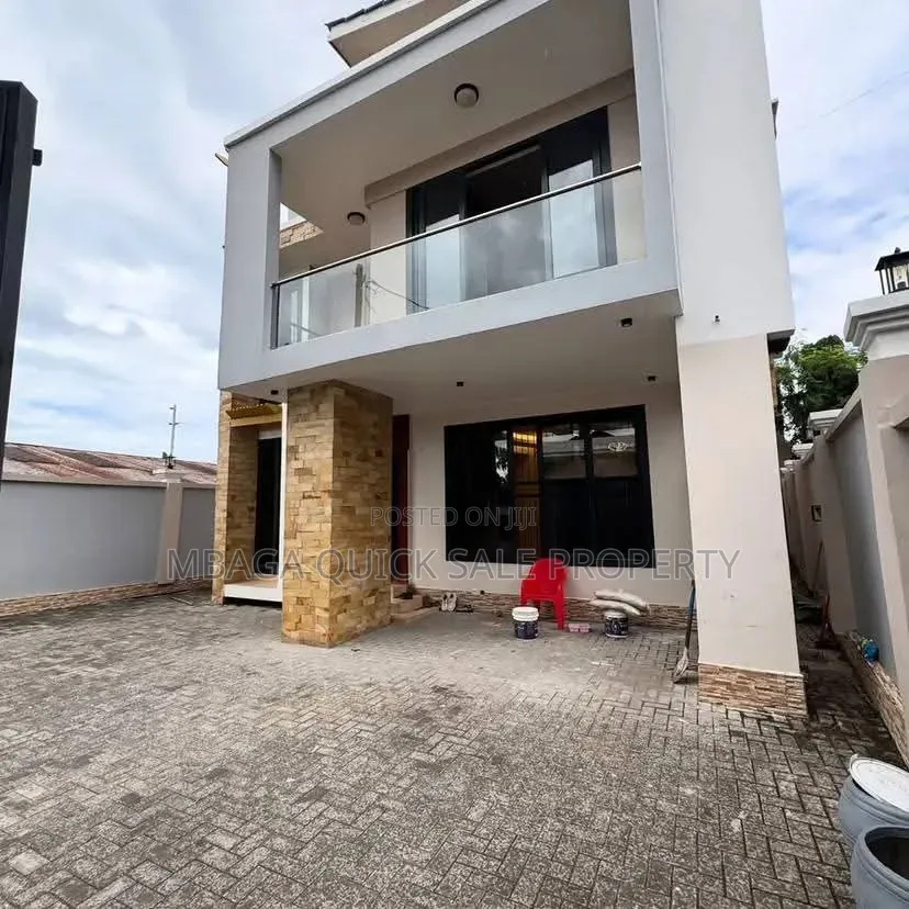 5bdrm Maisonette in Sinza for rent