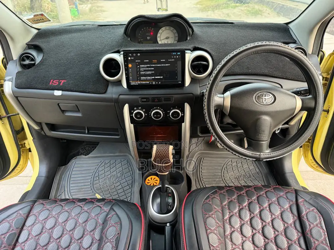 Toyota IST 2003 Yellow