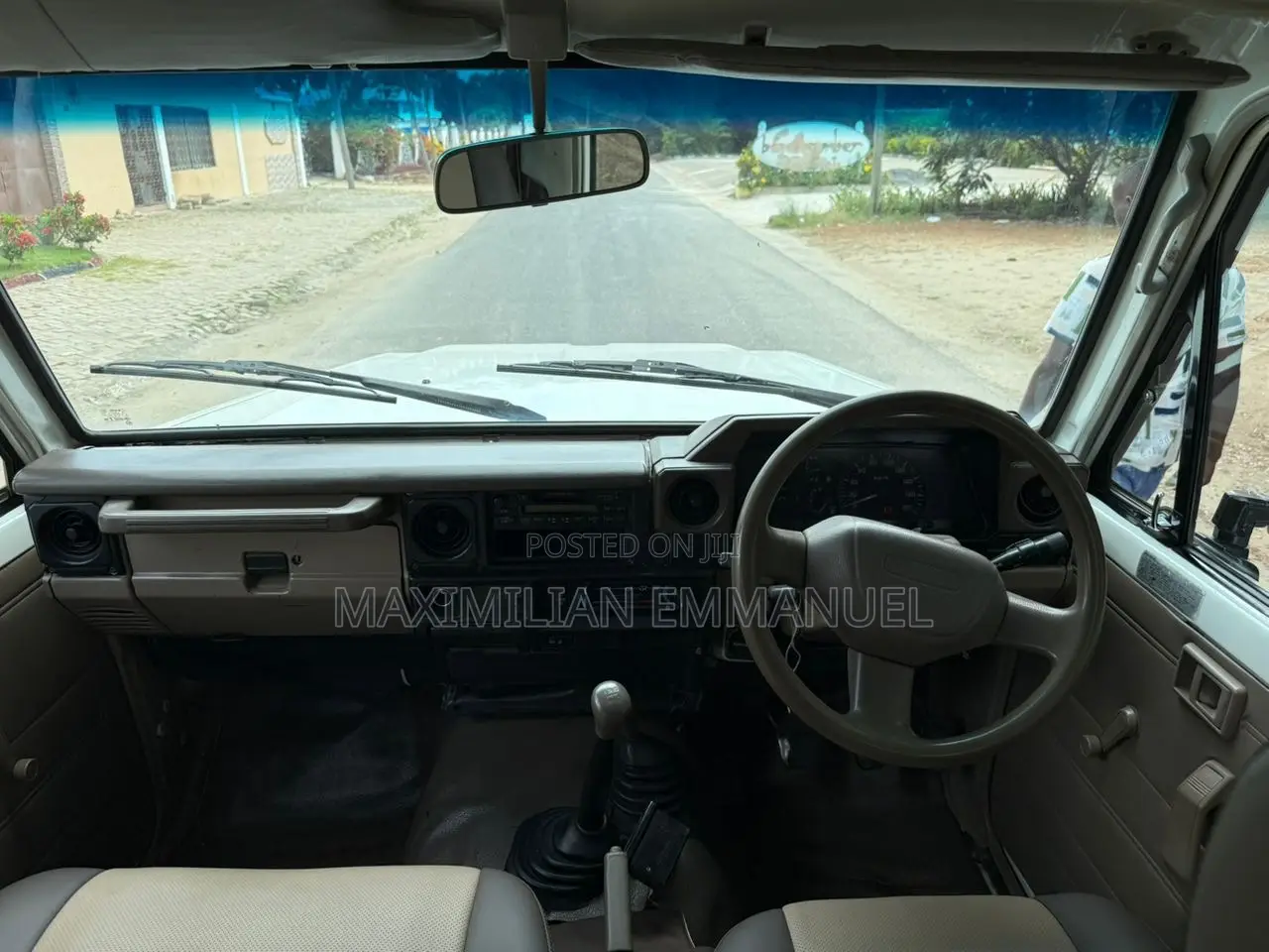 Toyota Land Cruiser 2005 White