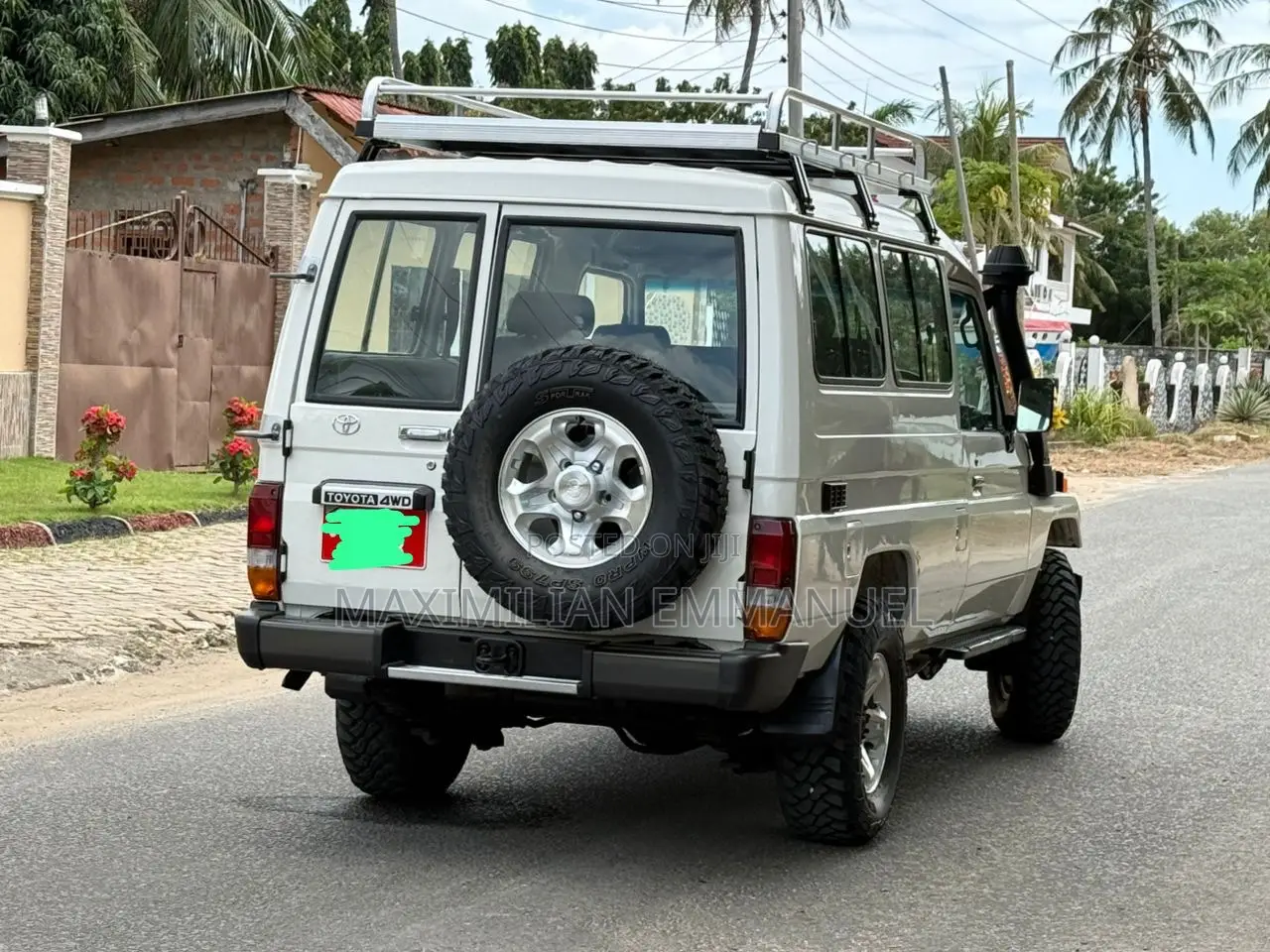Toyota Land Cruiser 2005 White