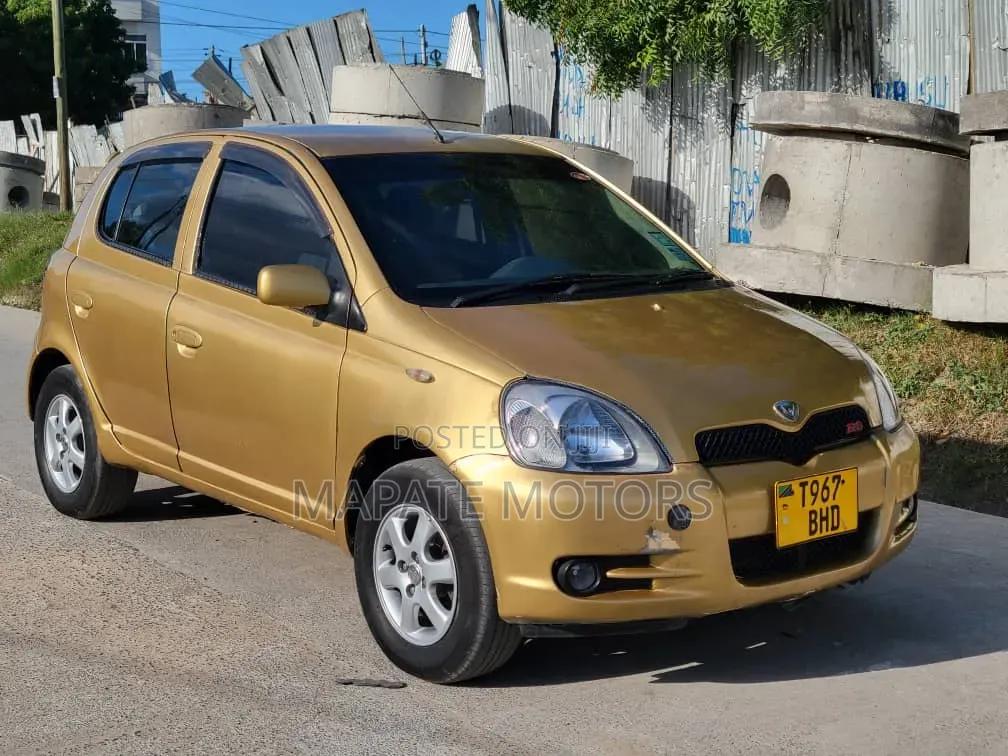 Toyota Vitz 1.5 FWD 5dr 2003 Gold