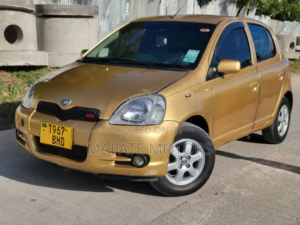 Toyota Vitz 1.5 FWD 5dr 2003 Gold