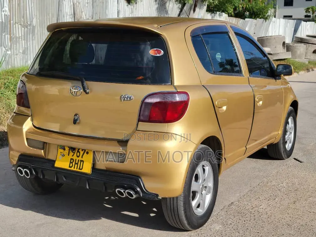 Toyota Vitz 1.5 FWD 5dr 2003 Gold
