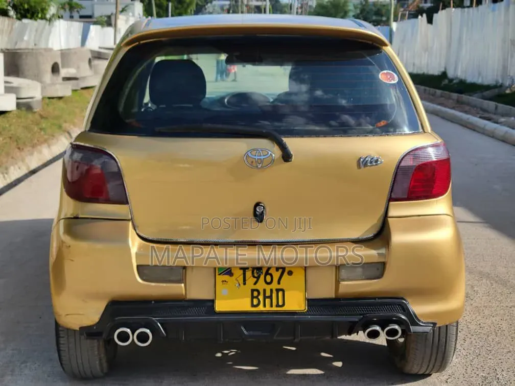 Toyota Vitz 1.5 FWD 5dr 2003 Gold
