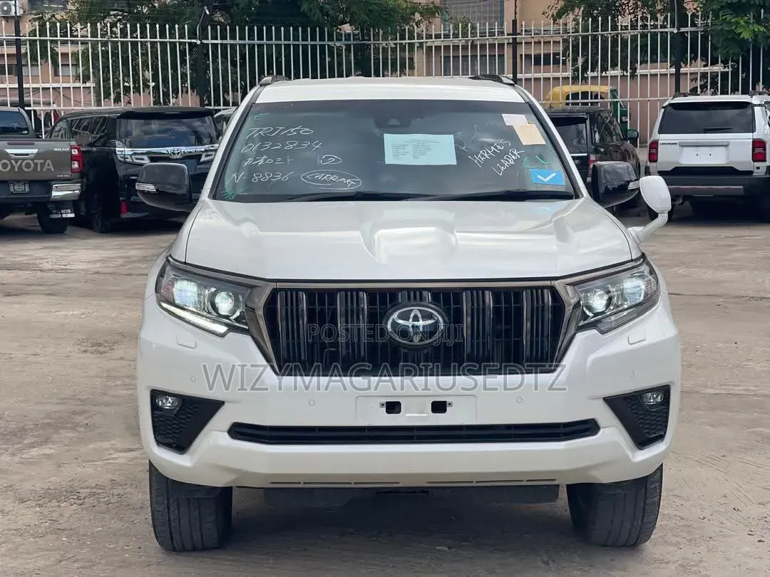 Toyota Land Cruiser Prado 2.7 2021 White