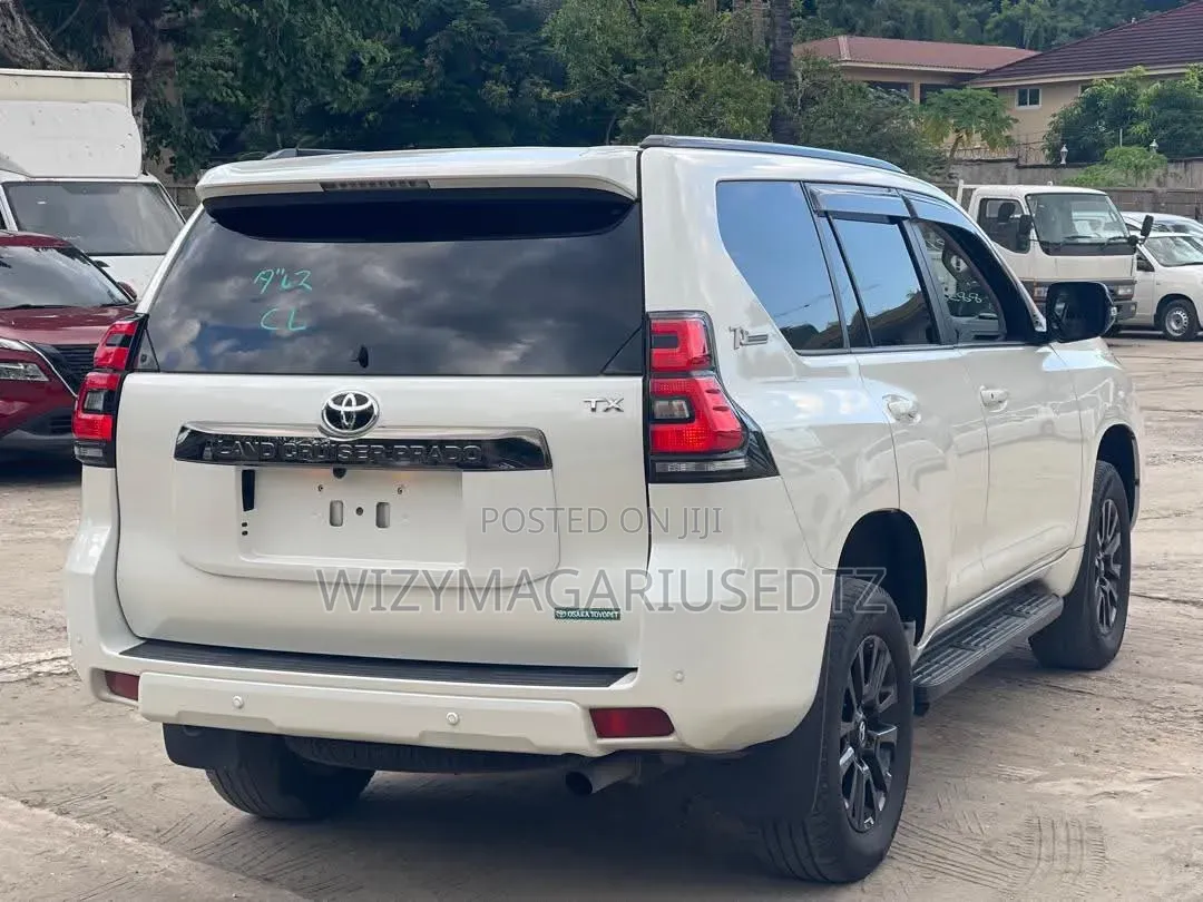 Toyota Land Cruiser Prado 2.7 2021 White