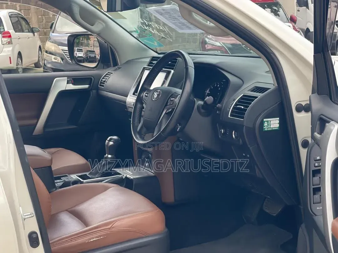 Toyota Land Cruiser Prado 2.7 2021 White