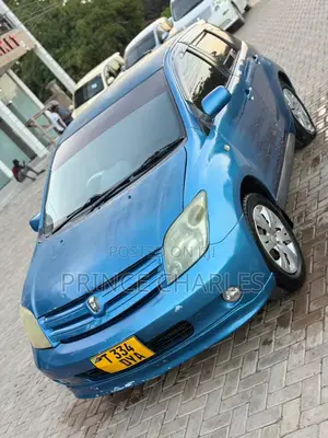 Toyota IST 2004 Blue
