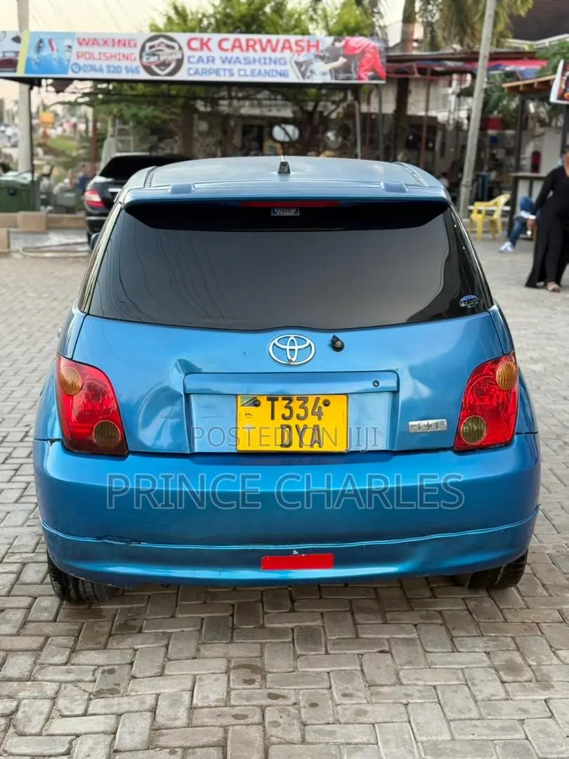 Toyota IST 2004 Blue
