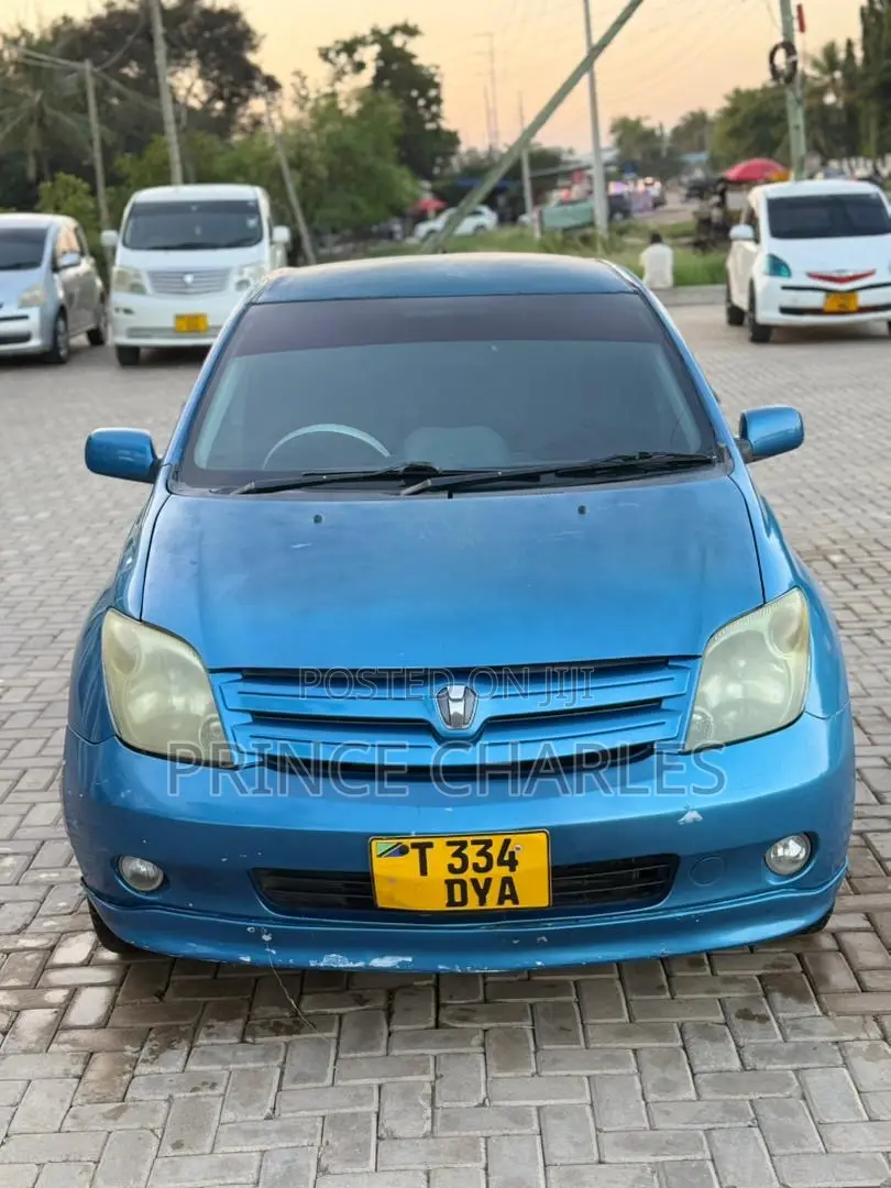 Toyota IST 2004 Blue