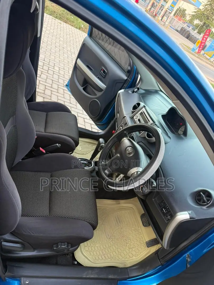Toyota IST 2004 Blue