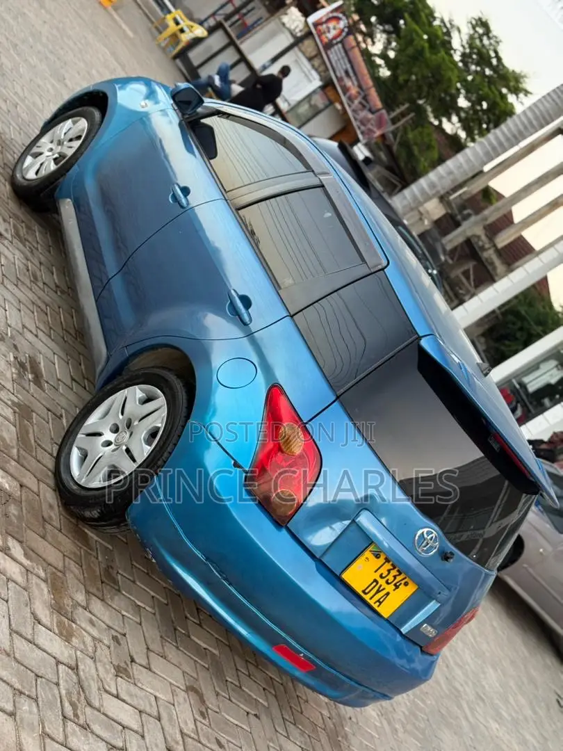 Toyota IST 2004 Blue