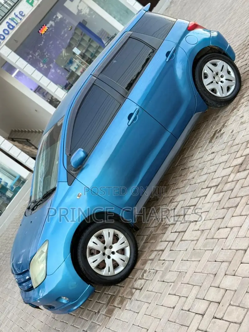 Toyota IST 2004 Blue