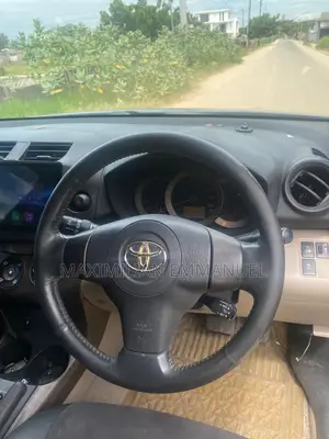 Toyota Vanguard 2010 Black
