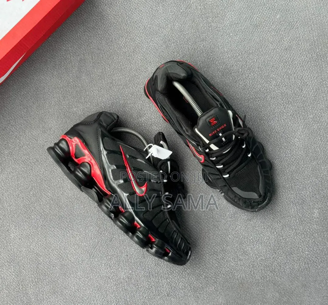 Men's Sneakers Nike Shox Black
