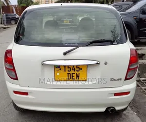 Toyota Duet 2002 White