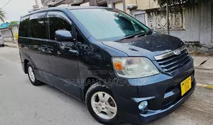 Toyota Noah 2005 Black