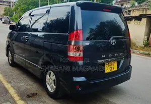 Toyota Noah 2005 Black