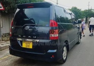 Toyota Noah 2005 Black