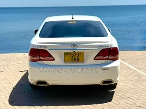 Toyota Crown 2009 Pearl