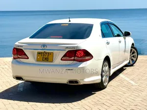 Toyota Crown 2009 Pearl