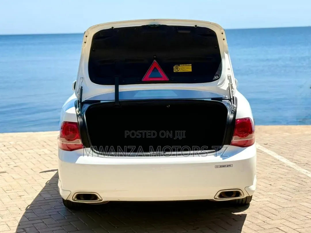 Toyota Crown 2009 Pearl