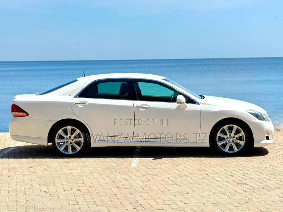 Toyota Crown 2009 Pearl