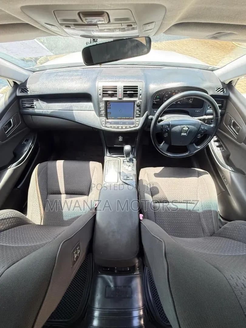 Toyota Crown 2009 Pearl
