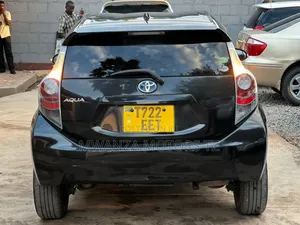 Toyota Aqua 2014 Black
