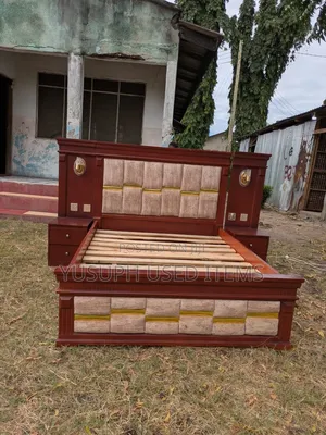 Kitanda //5x6//Bedside Mbili// Switch //Full//Used Mda McHache Sana //
