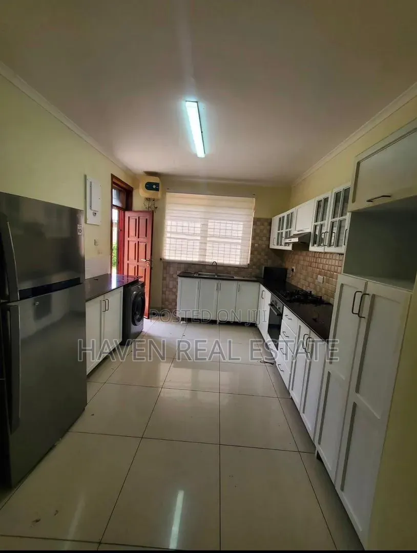 Furnished 4bdrm Villa in Oyster Bay for rent