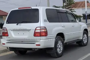 Toyota Land Cruiser 2005 Pearl