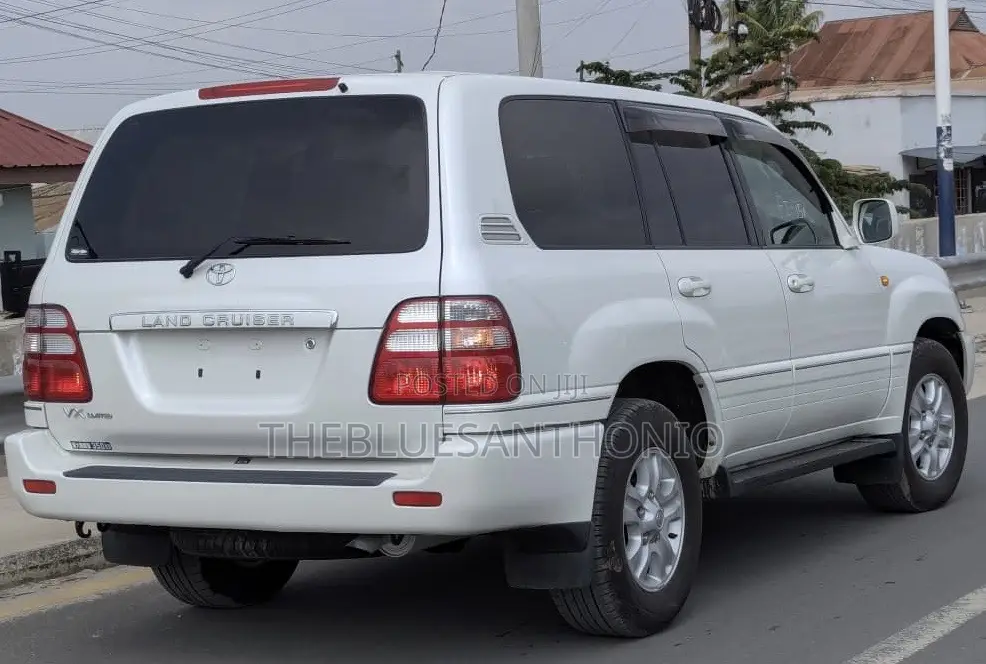 Toyota Land Cruiser 2005 Pearl